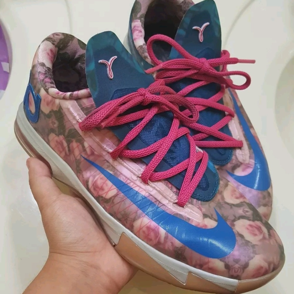 KD 6 aunt pearls BREAST CANCER AWARENESS