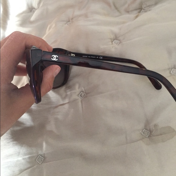 CHANEL cat-eye tortoise sunglasses