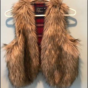 American Eagle Faux Fur Vest- LIKE NEW! 🔥