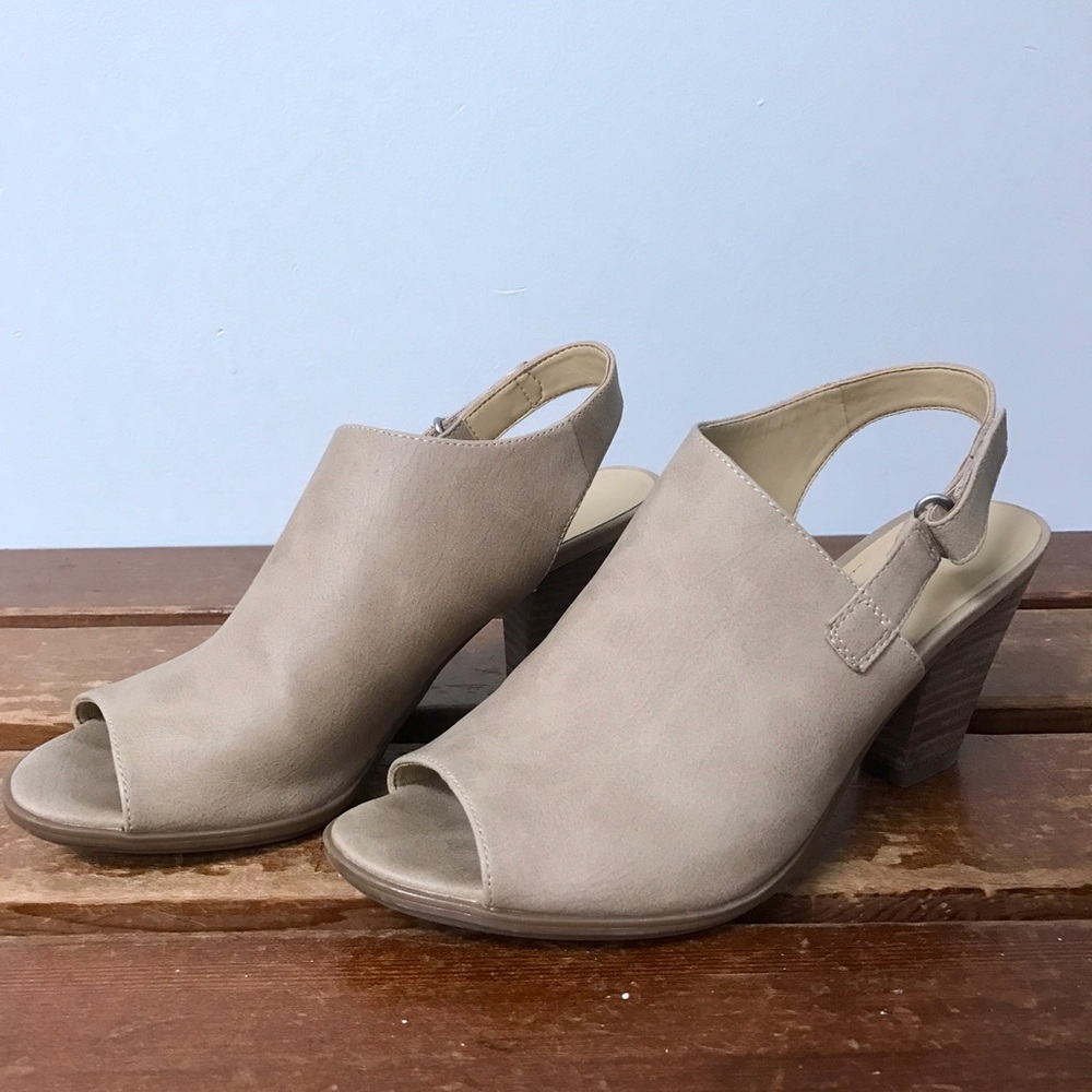 Light tan summer sling back peep-toe heels sandals