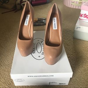 Steve Madden blush/nude Heels size 8
