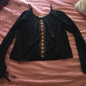 Open shoulder L.A herts long sleeve