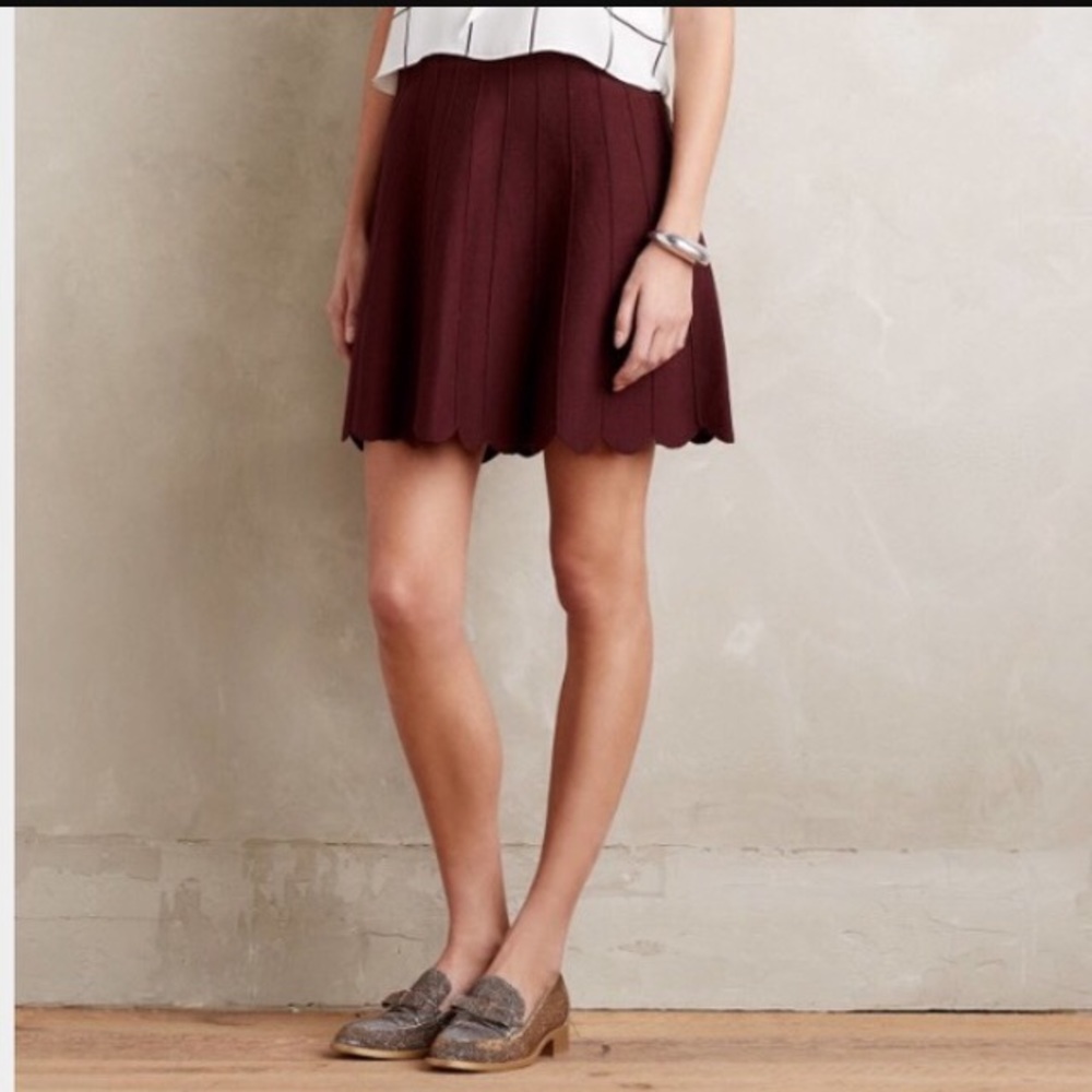 Scalloped mini skirt