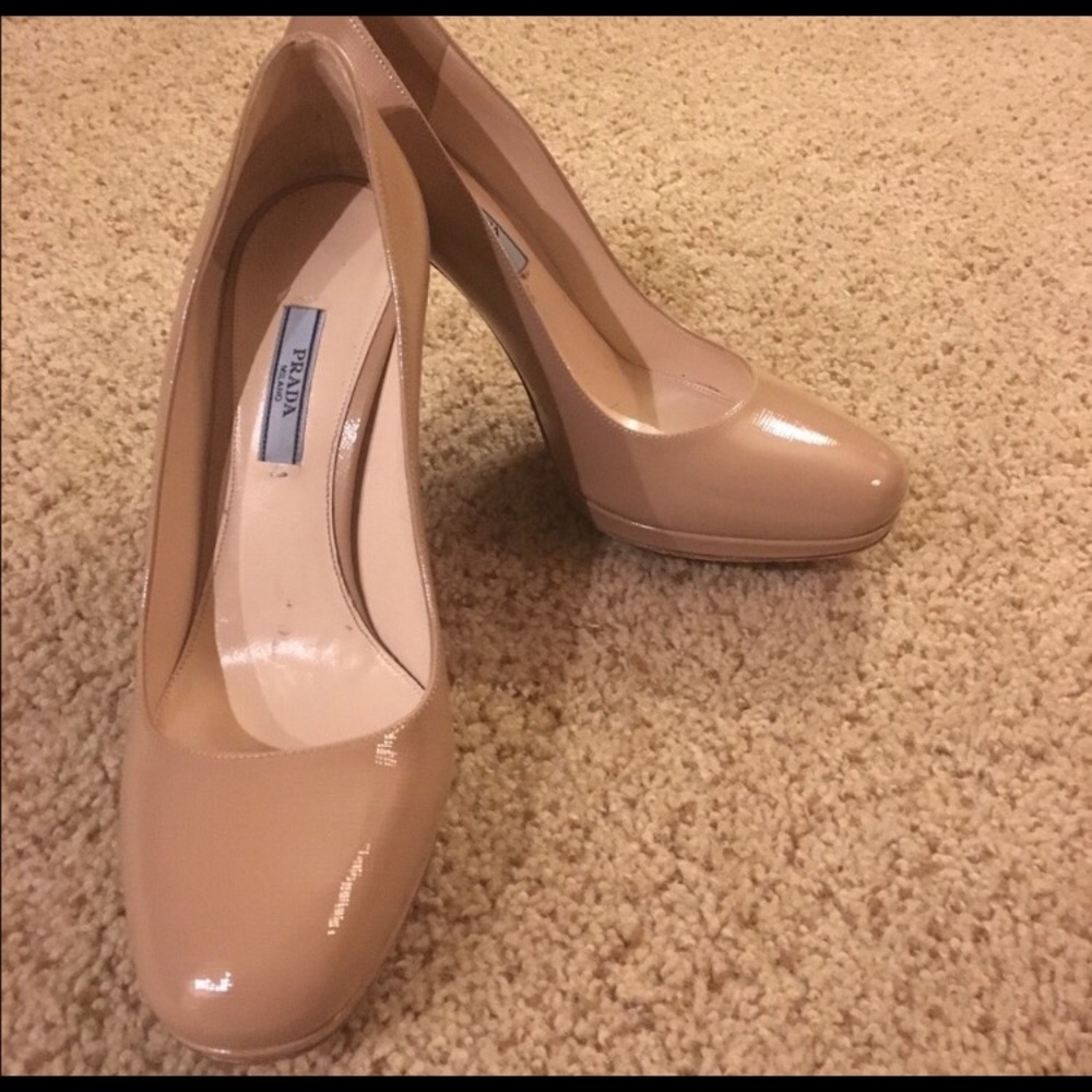 Prada saffiano nude platform pumps