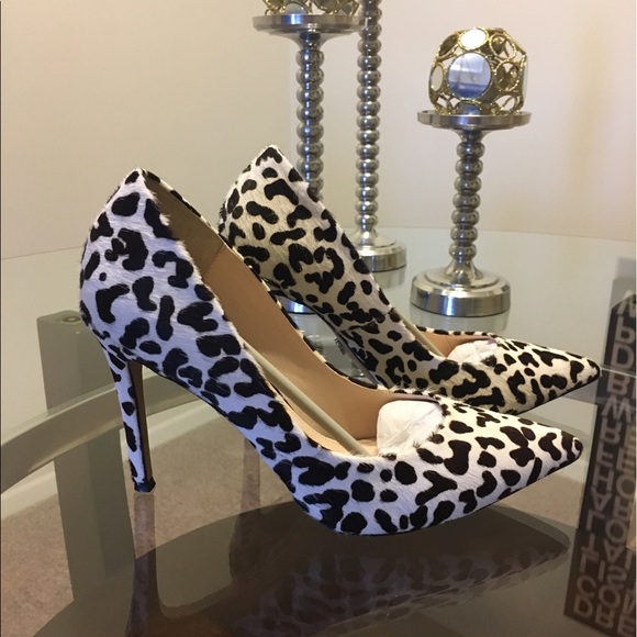 Victoria Secret pointed toe pumps - Picture 2 of 4