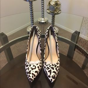 Victoria Secret pointed toe pumps