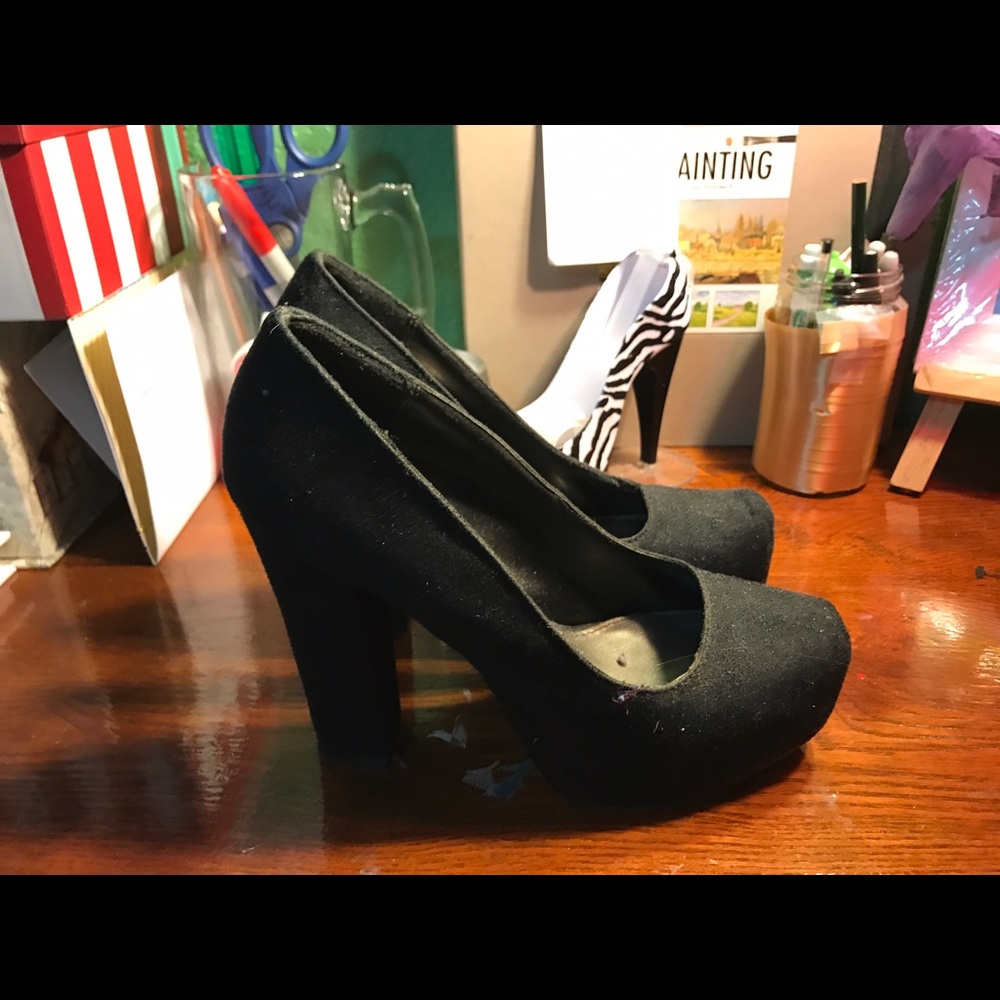 Black thick high heels