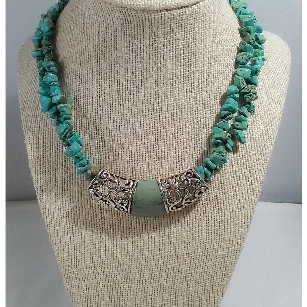 Turquoise beaded necklace