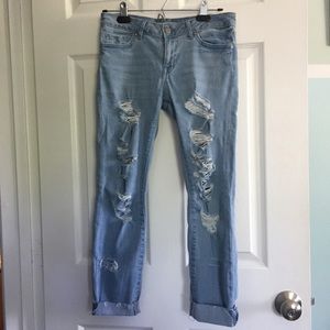 Destroyed skinny jeans