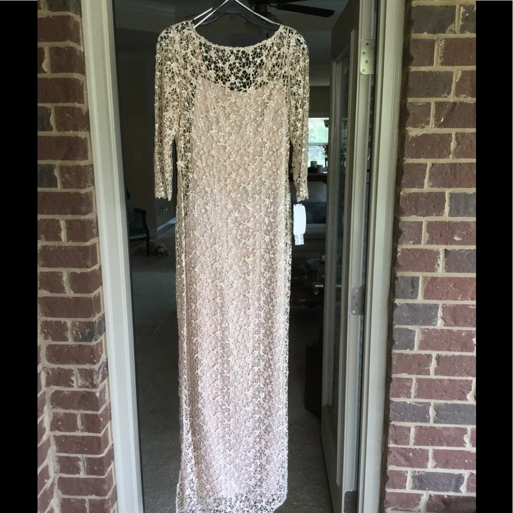 Kay Unger Sz 10 NWT Bisque Sequined Gown