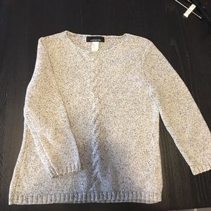 Grey quarter sleeve sweater