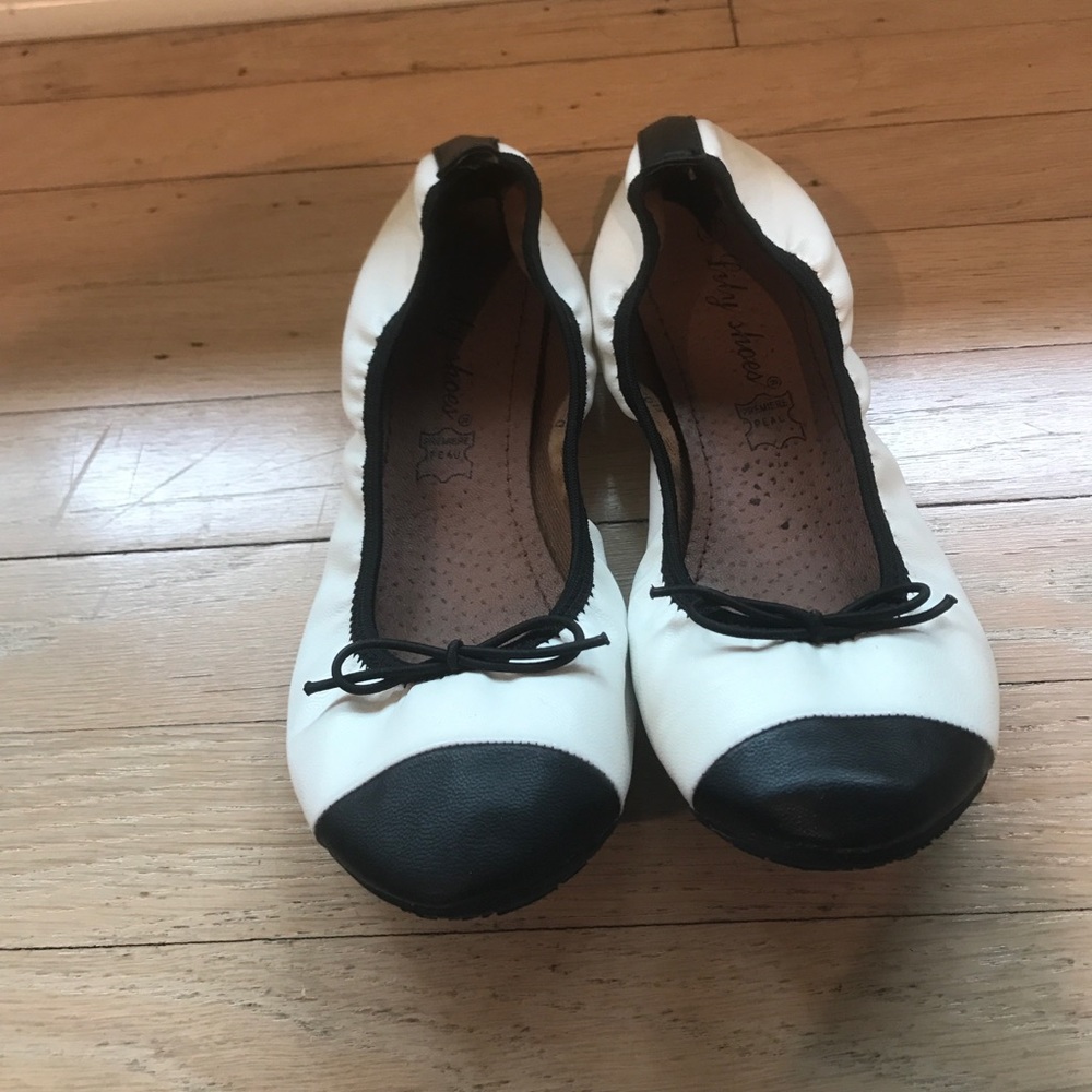 White and black flats