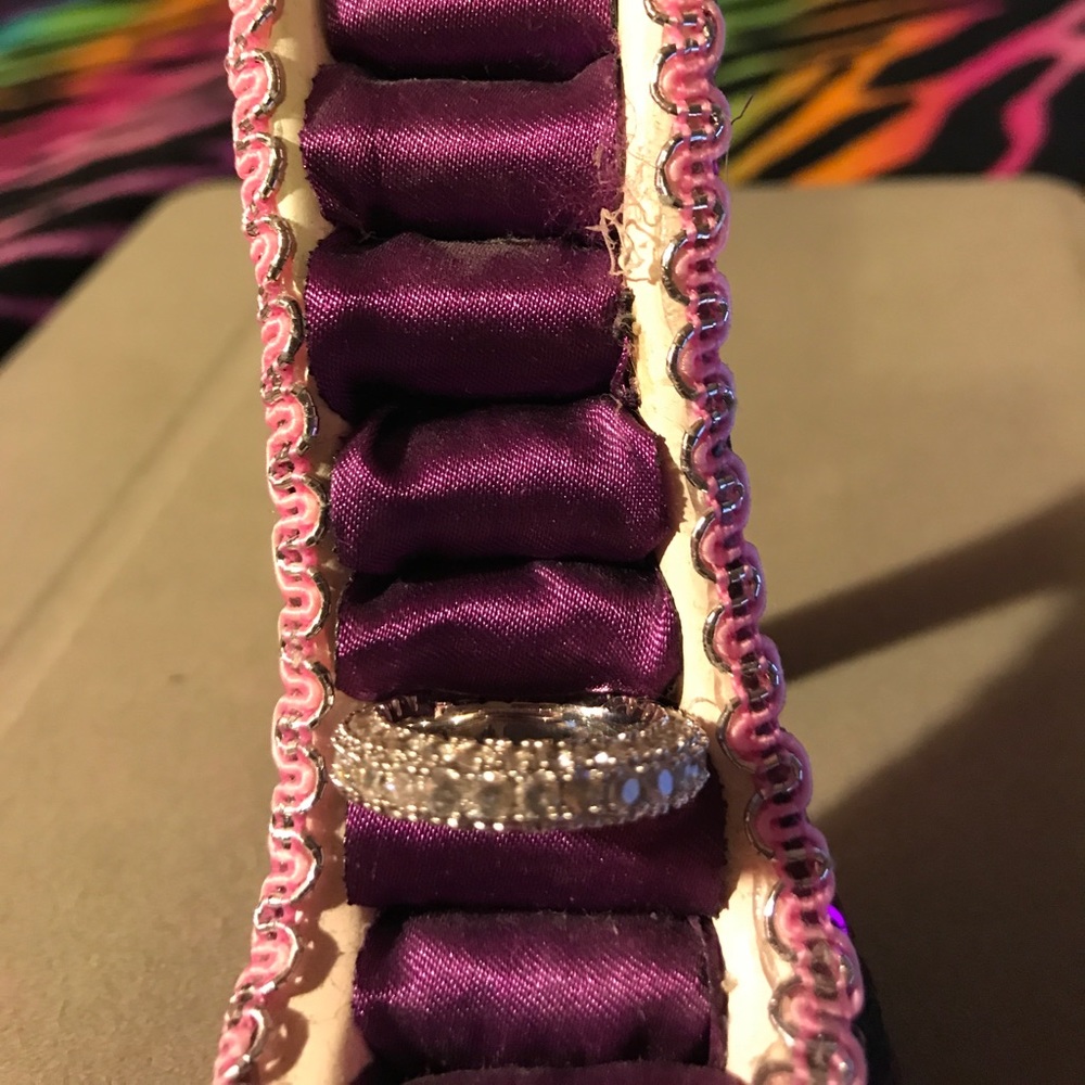 🌹Eternity 3 row ring 💍NWOT 💐