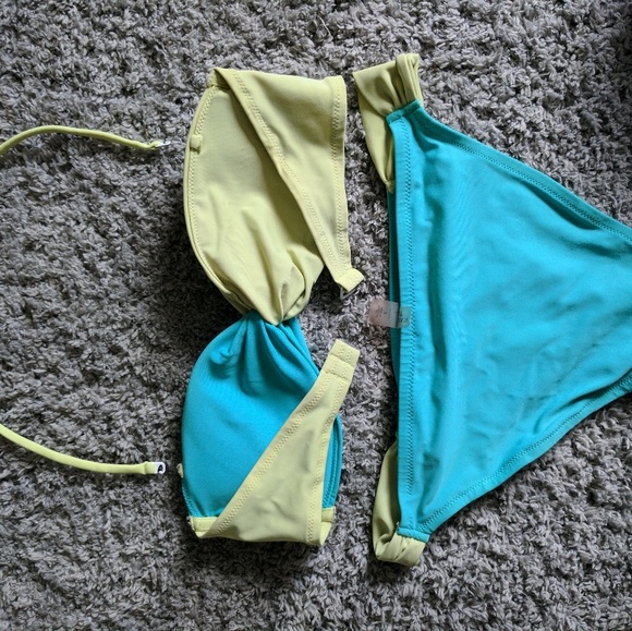 Two piece - Picture 2 of 3