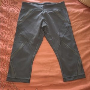 Cropped Lulu Lemon Leggings