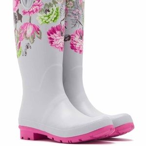 Size 7 rain boots! Never worn!