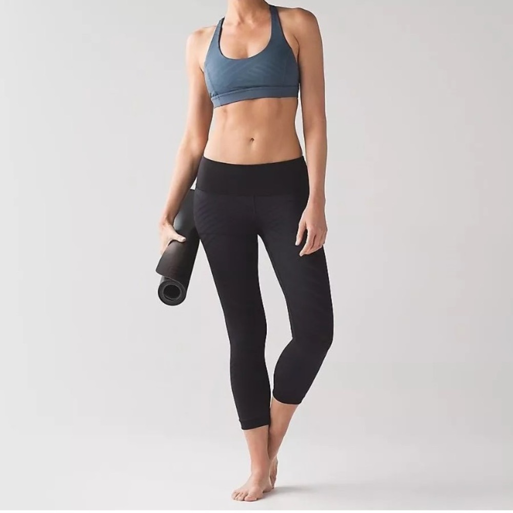 ⚡️FlashSale⚡️Lululemon Hot Like Agni Bra 10 ASTO - Picture 4 of 6