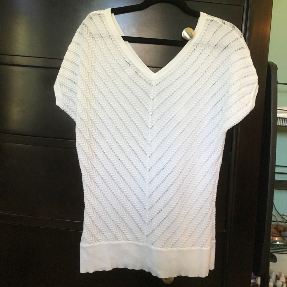 Short sleeve flowing shirt