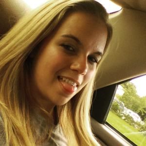 Meet your Posher, Caitlin