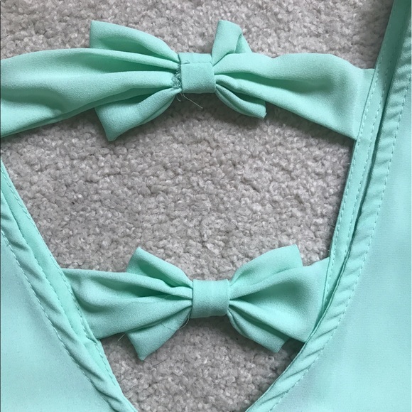 NWOT Everly Mint Green Bow Tank - Picture 2 of 5