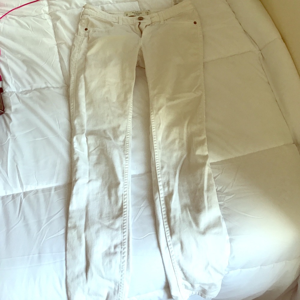 White Abercrombie and fitch skinny jeans