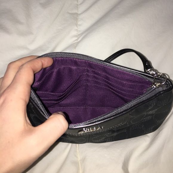 SOLD Coach clutch - Picture 2 of 2