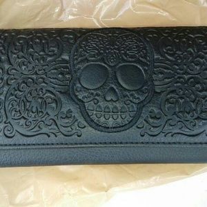 Loungefly wallet. Black