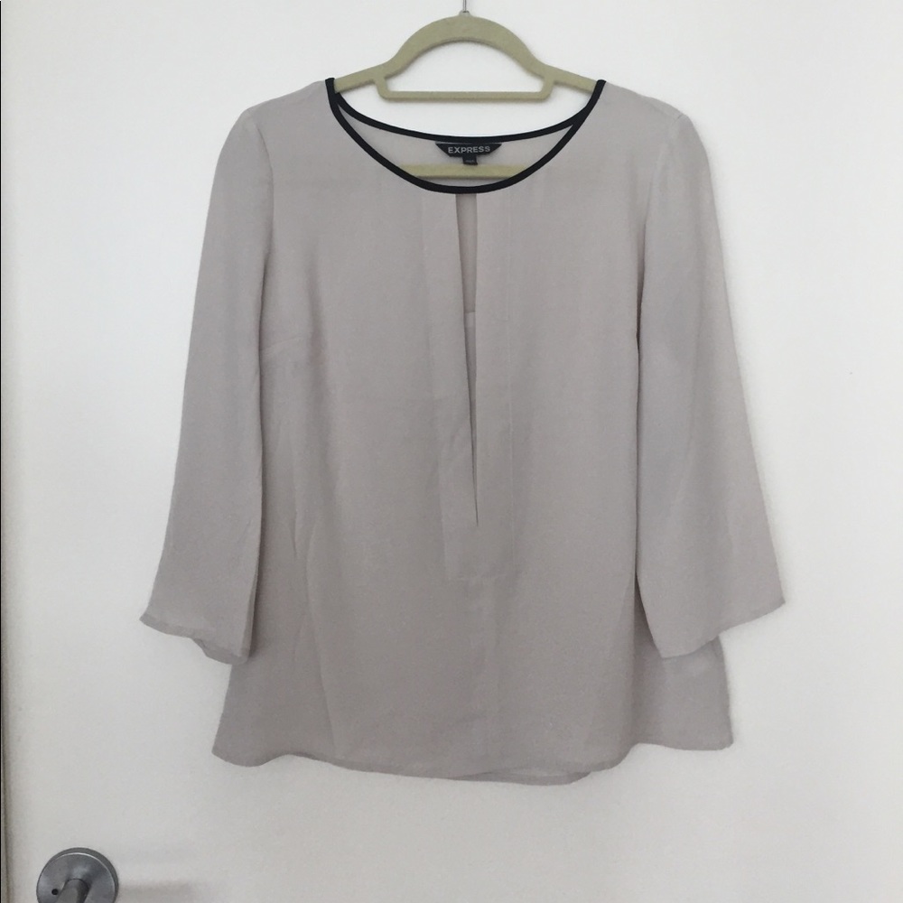 Express Blouse, Cream with Black Neck Piping Med