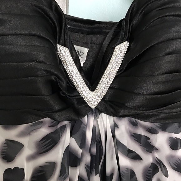 Cache Printed Gown Size 2 - Picture 2 of 6