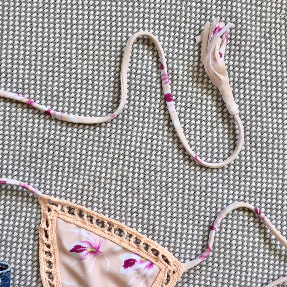 SOLD! Acacia island orchid ANDY bikini top - Picture 4 of 6