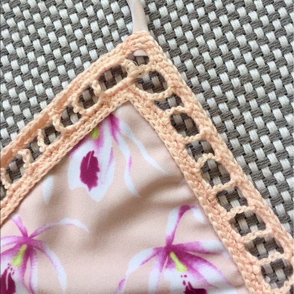 SOLD! Acacia island orchid ANDY bikini top - Picture 3 of 6