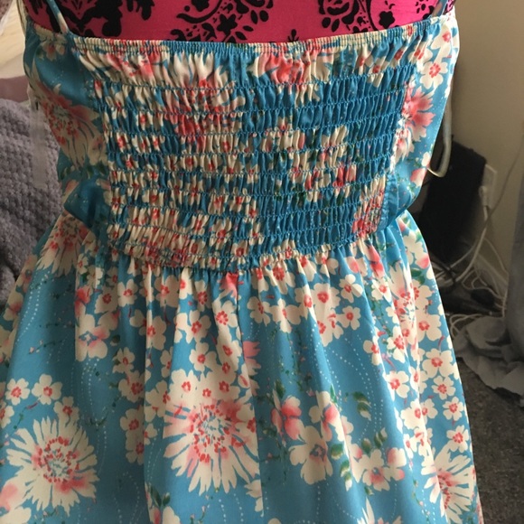 Spring floral - Picture 3 of 4