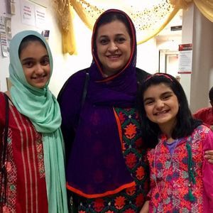 Meet your Posher, Samina