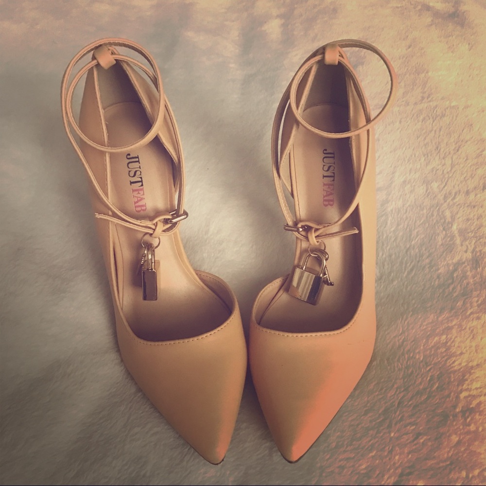 JUSTFAB Pointed Lock & Key Heels 👠