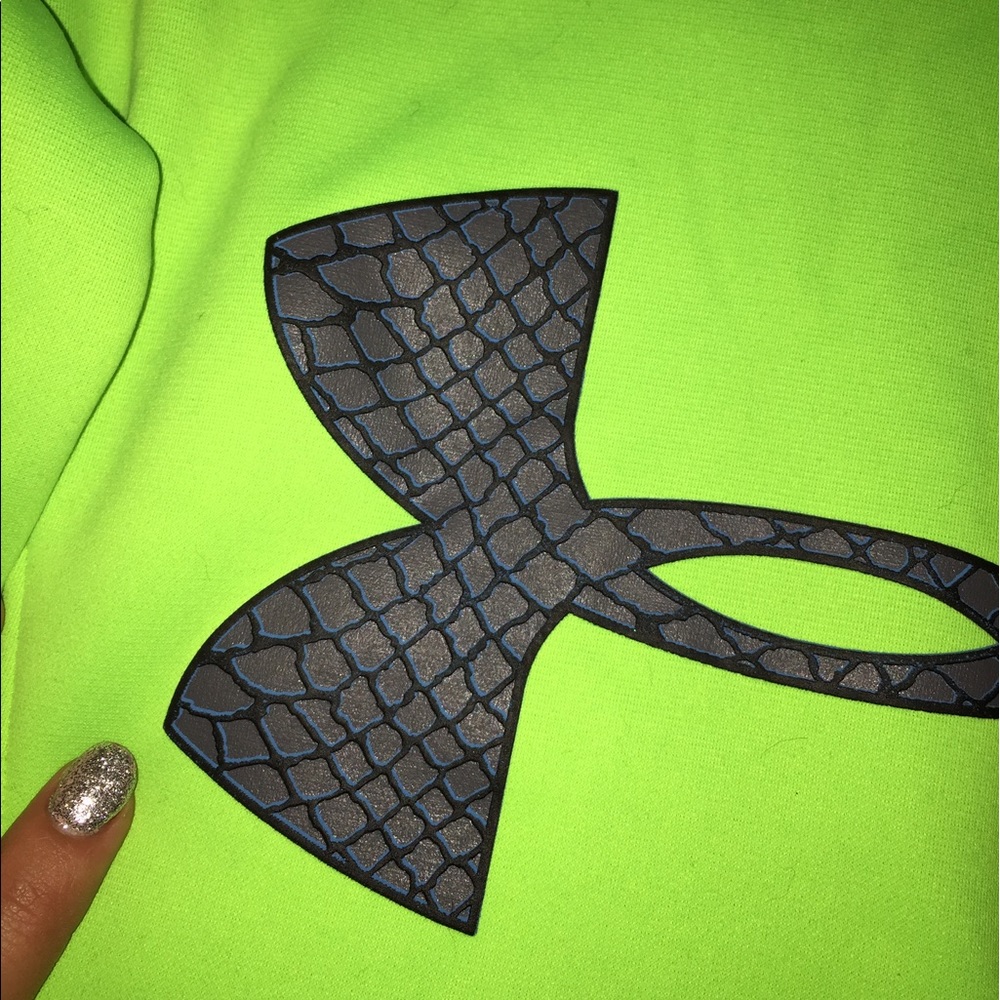 Under armor sweatshirt