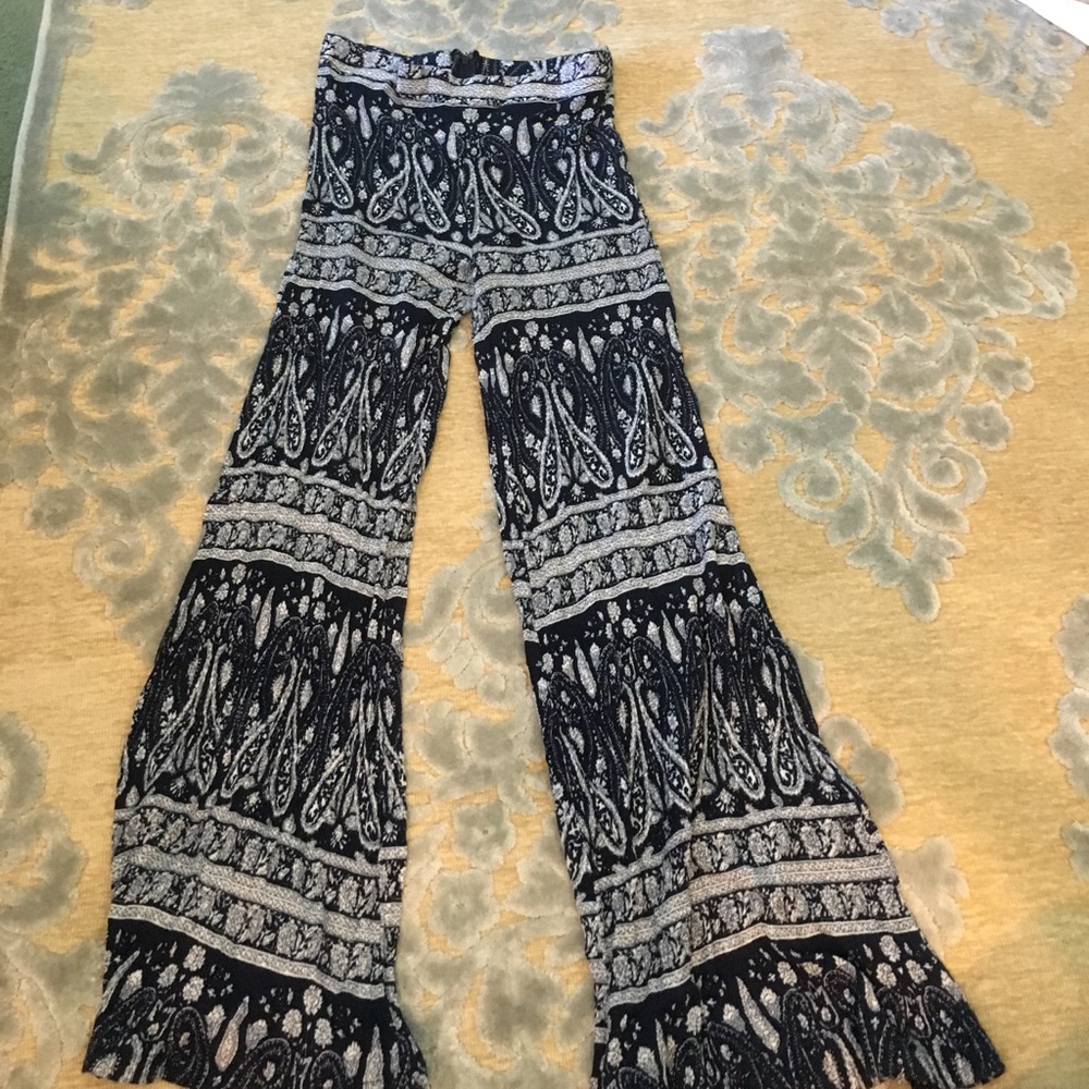 Flowing pants
