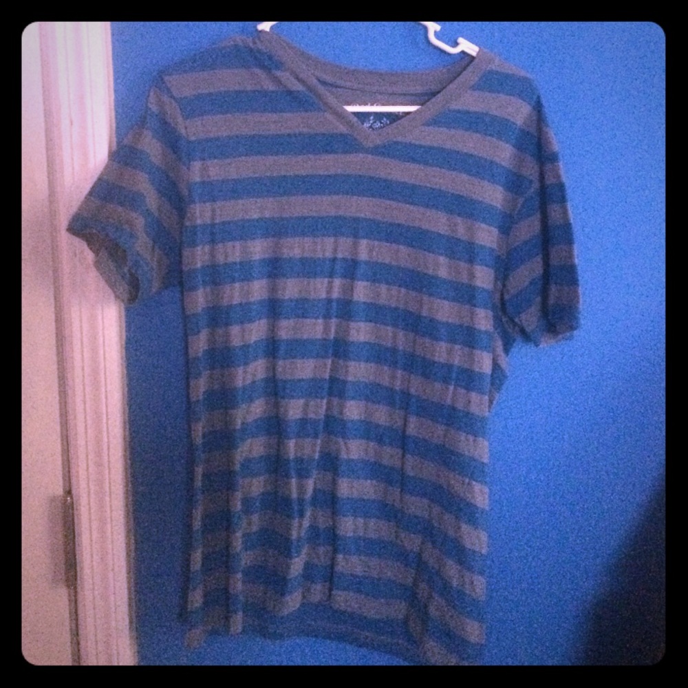 Men's large Blue and gray striped t-shirt
