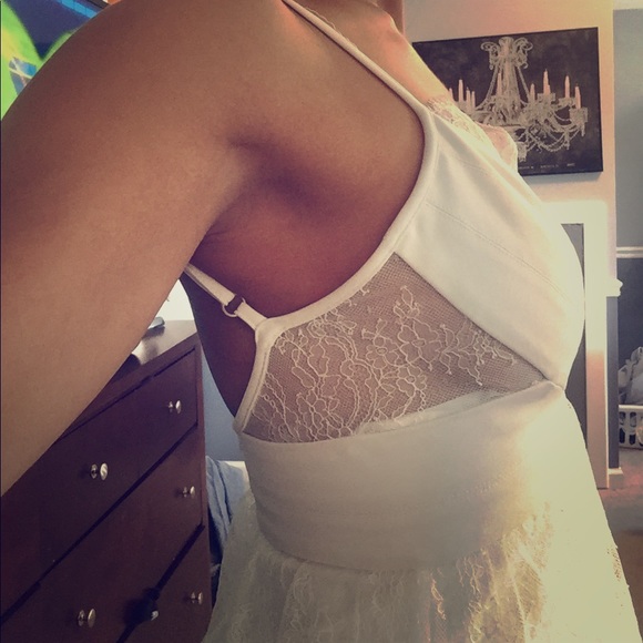 White ruffled BCBG dress. - Picture 3 of 4