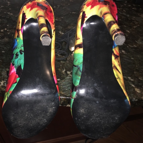 Steve Madden Cynthiaa bootie - Picture 2 of 2