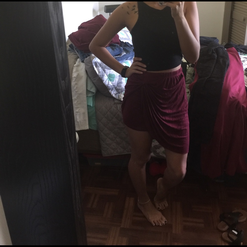 Love Culture knotted burgundy mini