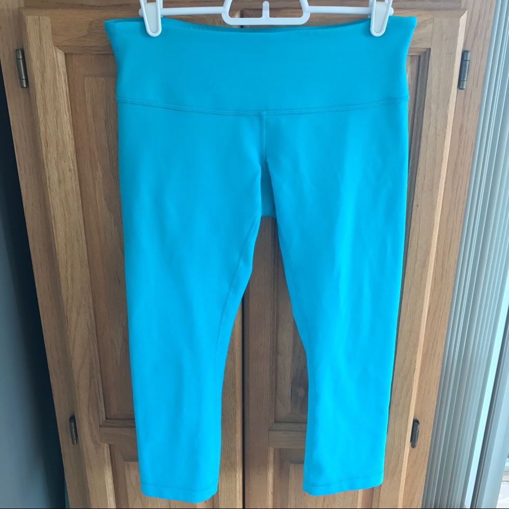 LULULEMON Bright Blue Crops