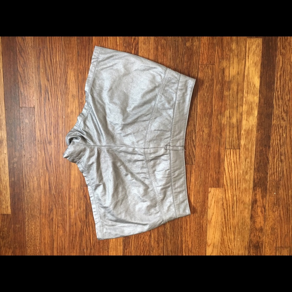 Shorts - Picture 2 of 2