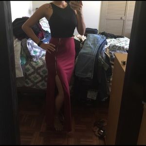 Burgundy slit zipper maxi