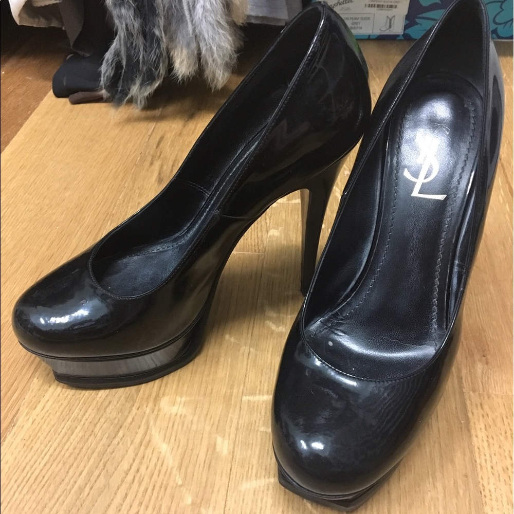 YSL pumps!