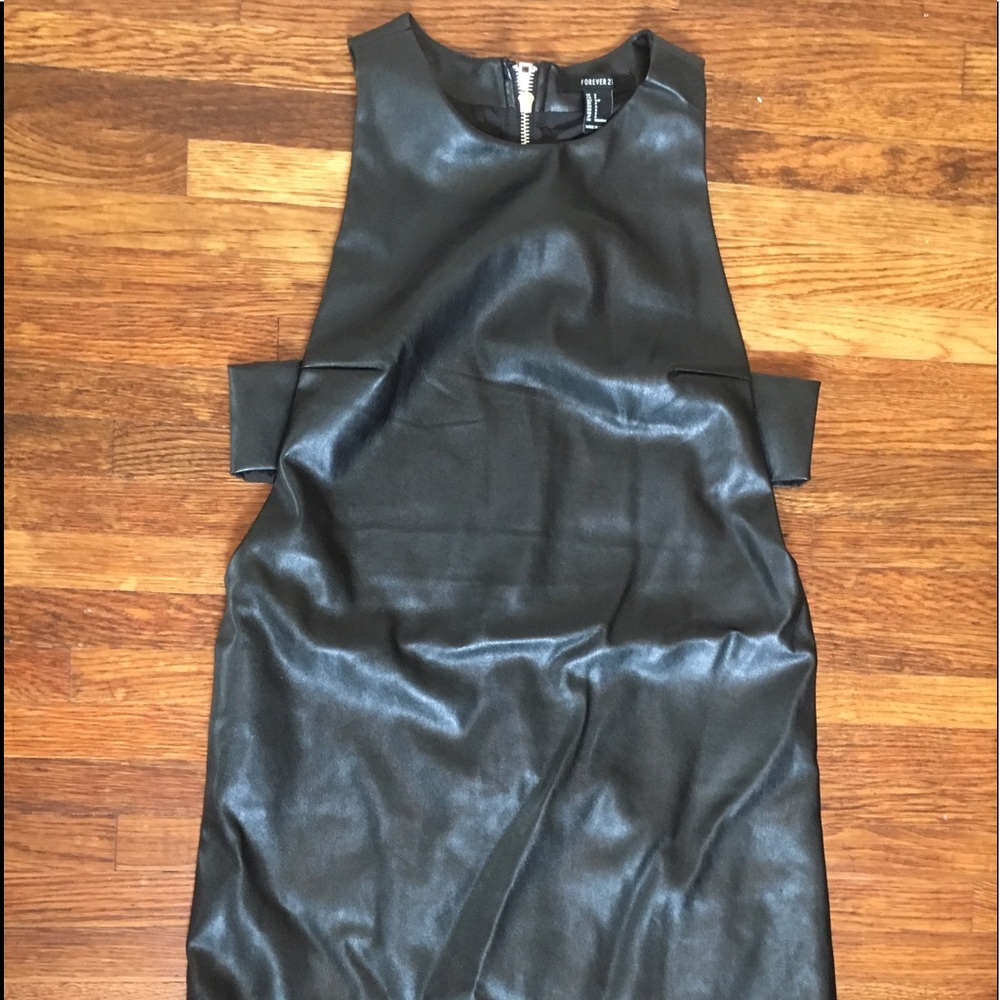 Black leather dress - Picture 1 of 2