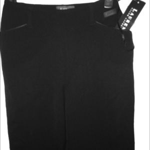 Woman's pants with side zipper
