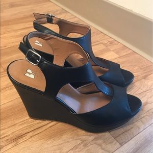 🔥sale! Black BP T-strap wedge