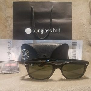 -*SOLD*- Authetic Ray-Ban Black Wayfarer $60