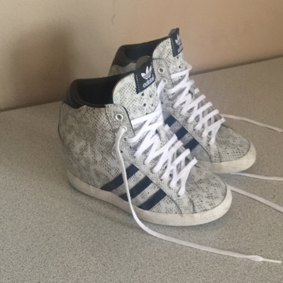 Adidas Shoes - Adidas for woman