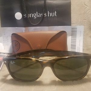 -*SOLD*- Authentic Ray-Ban Tortoise Brown Wayfarer